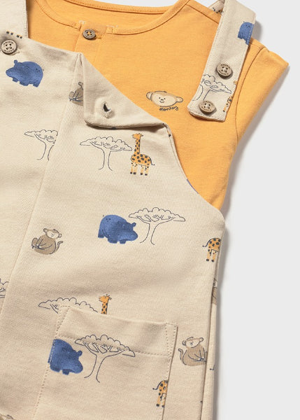 Conjunto Peto Estampado Y Camiseta