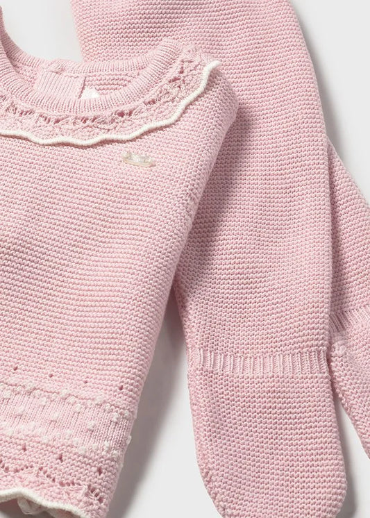 Conjunto tejido rosado para bebé niña con detalles calados, pantalón con pie y gorro – Mayoral