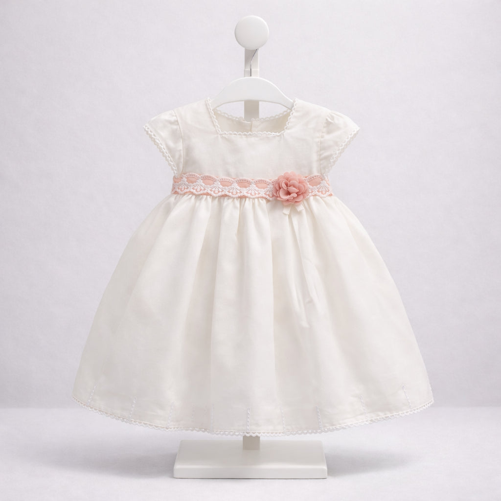 Vestido para bebé niña marfil con encaje rosado y flor Mayoral