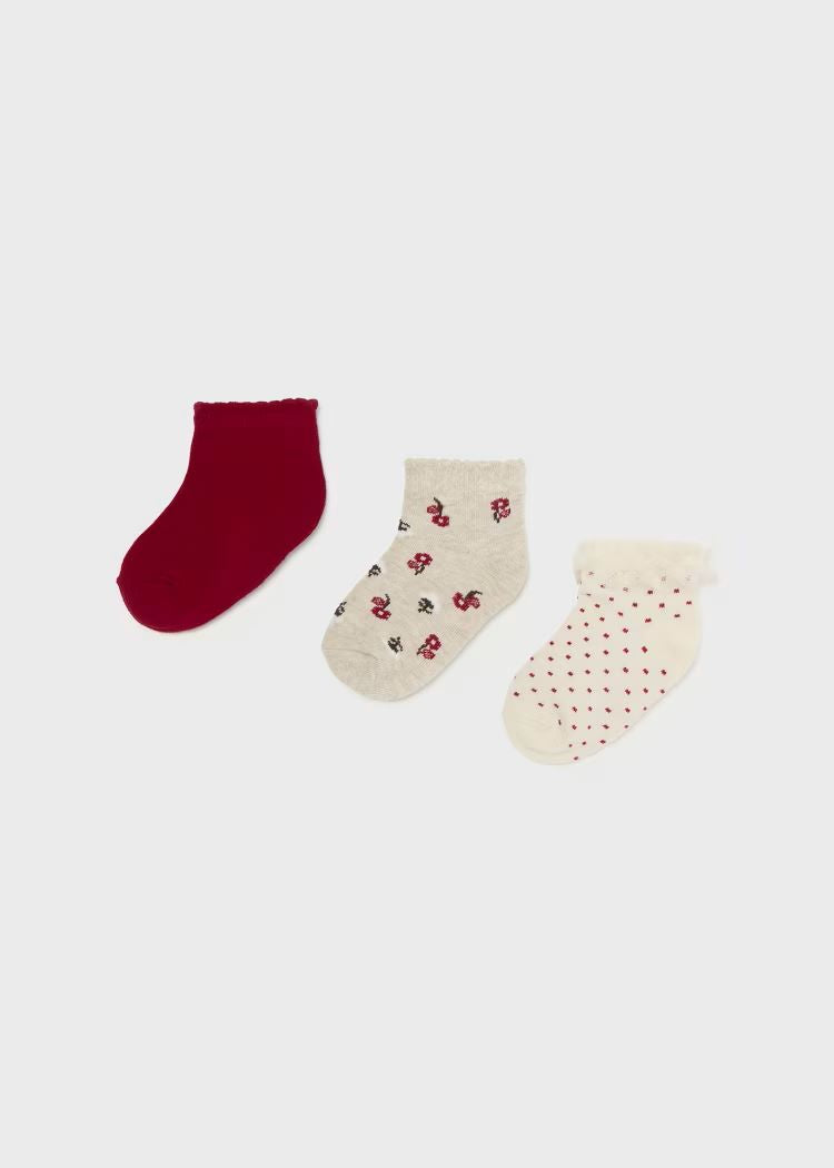 set-3-calcetines-ondas-bebe-guinda-XL-4 10760 24621 – 54.000