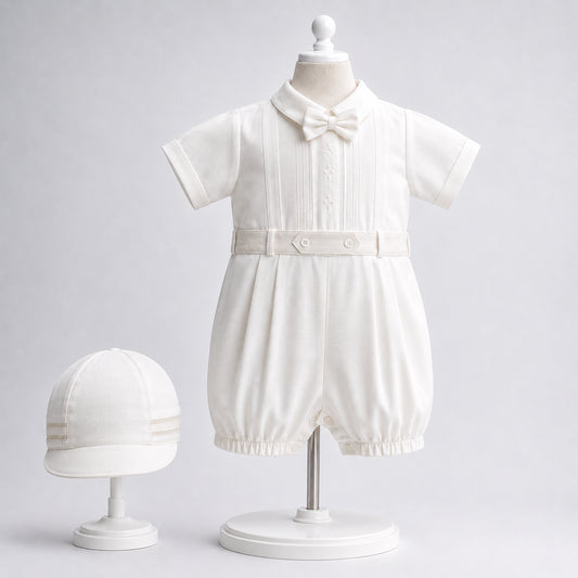 Mameluco de bautizo blanco para bebé niño con corbatín, cinturón y gorro