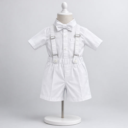 Conjunto de ceremonia blanco para niño con camisa, bermuda, tirantes y corbatín