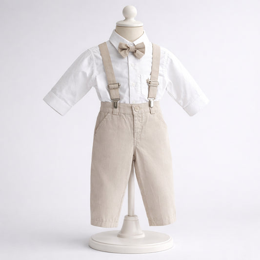 Conjunto de ceremonia para niño con camisa blanca, pantalón azul marino, tirantes y corbatín