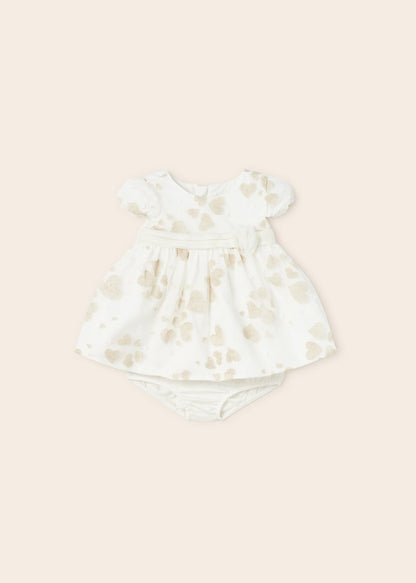 Vestido para bebé niña marfil con corazones dorados y cubrepañal – Mayoral