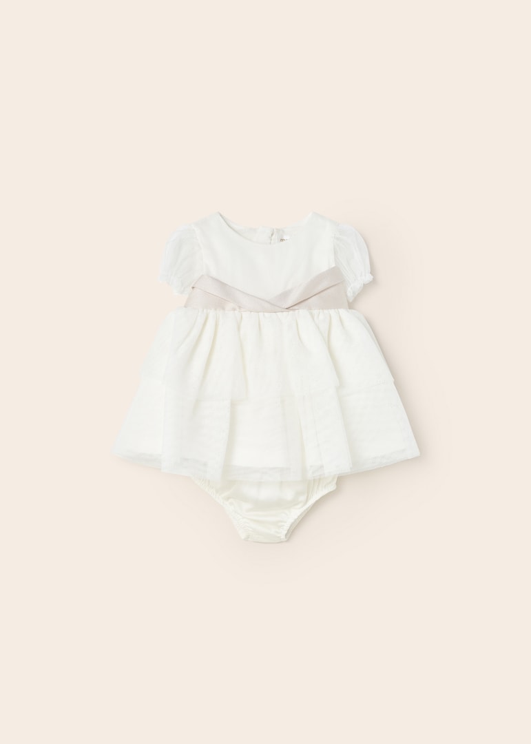 Vestido de ceremonia para bebé niña marfil con fajín beige y cubrepañal – Mayoral