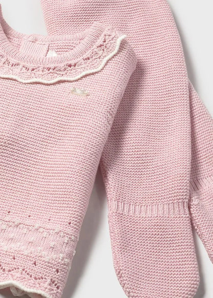 Conjunto tejido rosado para bebé niña con detalles calados, pantalón con pie y gorro – Mayoral