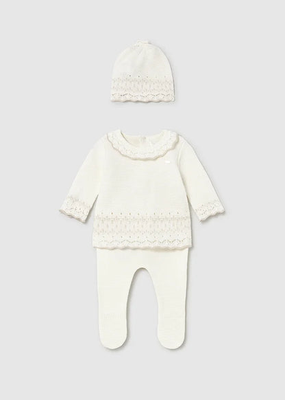 Conjunto tejido crudo para bebé niña con detalles calados, pantalón con pie y gorro – Mayoral