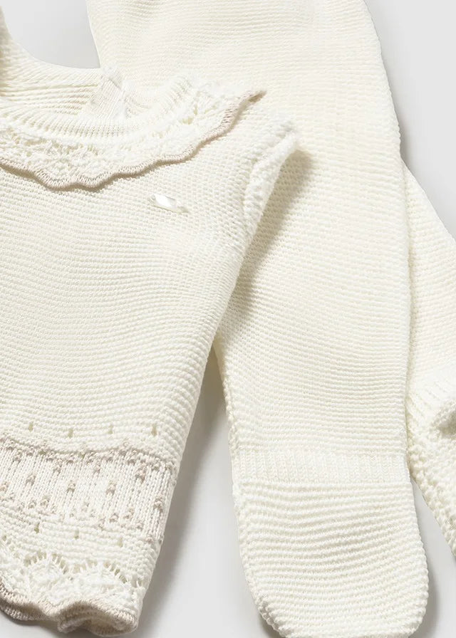 Conjunto tejido crudo para bebé niña con detalles calados, pantalón con pie y gorro – Mayoral